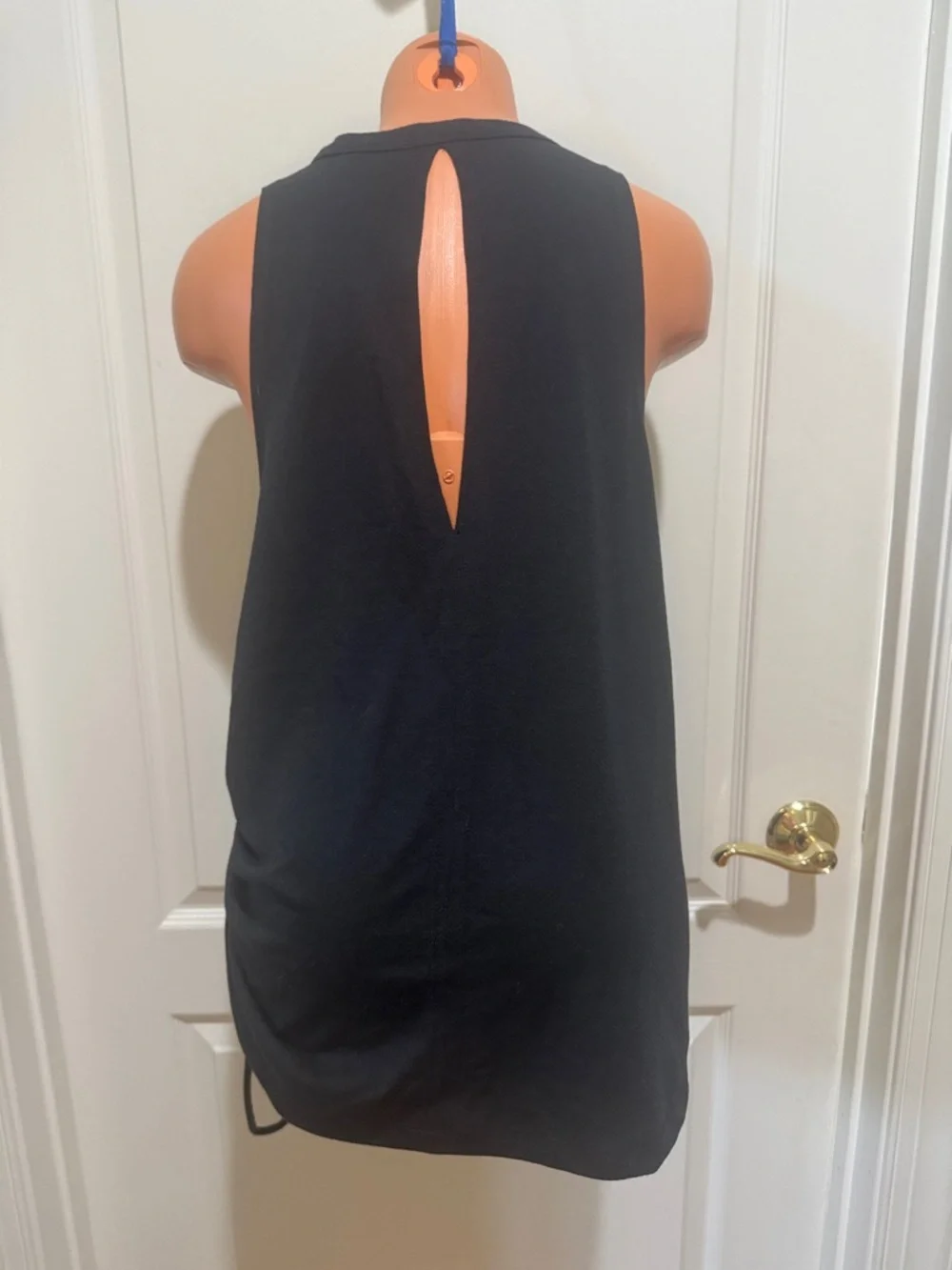 NIKE Black Cut In Shoulder Key Hole Back Asymmetric Tank Top XL $40 EUC KL